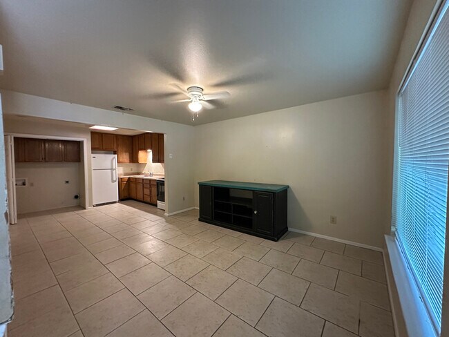 212 W Val Verde Cir in Keene, TX - Building Photo - Building Photo