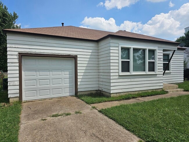 property at 917 N Oak St