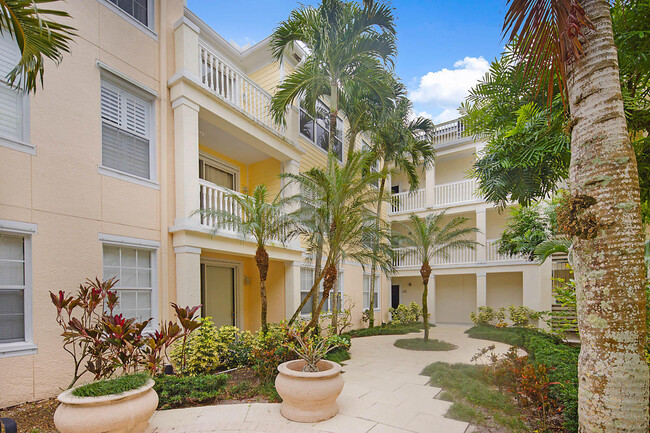 225 Murcia Dr in Jupiter, FL - Building Photo - Building Photo