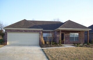 109 Newport Dr in Canton, MS - Building Photo