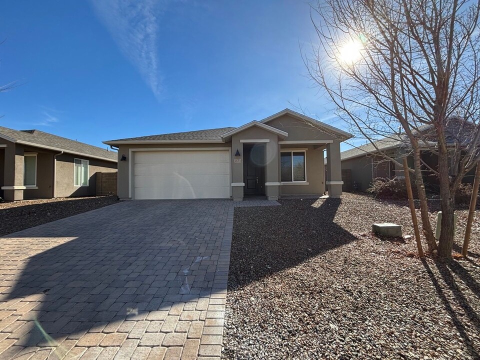 1673 Stratford Pl in Chino Valley, AZ - Building Photo