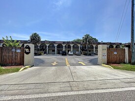 205 Palmetto Ave in Merritt Island, FL - Building Photo
