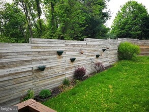 8721 Rochelle Dr in Ellicott City, MD - Building Photo - Building Photo