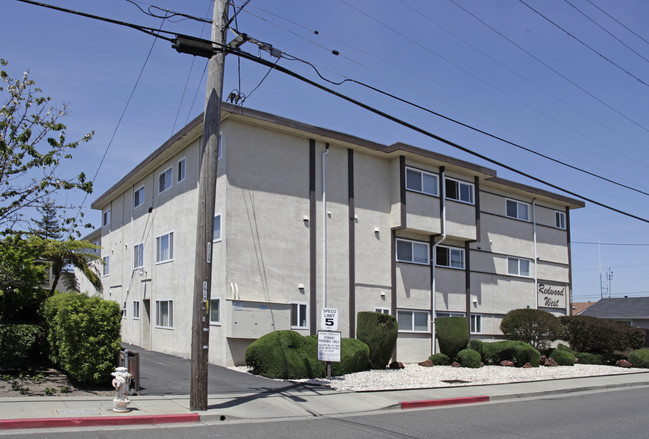 Redwood West in San Leandro, CA - Building Photo - Building Photo