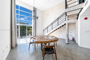 7700 Collins Ave in Miami Beach, FL - Building Photo