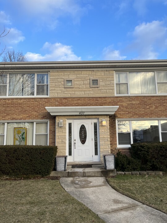 437 Graceland Ave in Des Plaines, IL - Building Photo