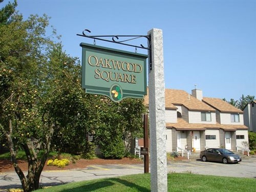 Oakwood Square Townhomes in Nashua, NH - Foto de edificio - Building Photo