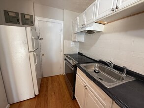 44 Maple St, Unit 101 in Boston, MA - Building Photo - Building Photo