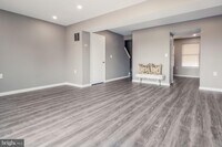 825 Showell Ct photo'