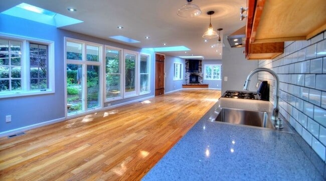 65 Sylvan Way in La Honda, CA - Building Photo - Building Photo