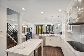 95 Isle of Venice Dr in Fort Lauderdale, FL - Building Photo - Building Photo