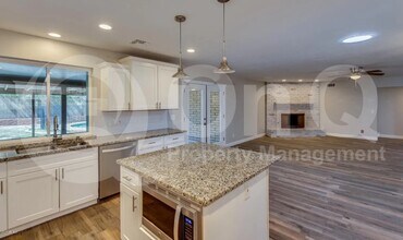 2502 E Sahuaro Dr in Phoenix, AZ - Building Photo - Building Photo