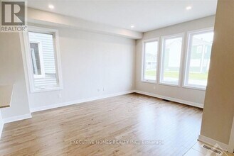 830 Bascule Pl in Ottawa, ON - Building Photo - Building Photo