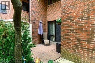 36 Hayhurst Rd in Brantford, ON - Building Photo - Building Photo