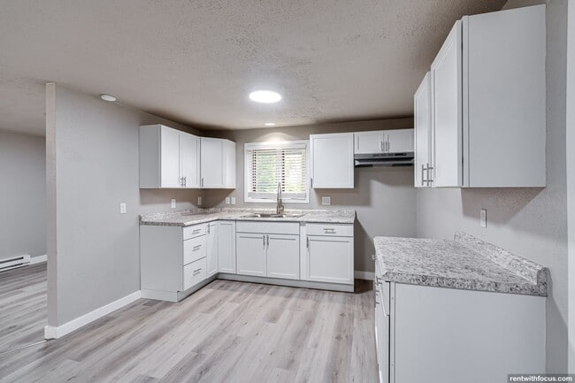 100 W 4th St in Kaukauna, WI - Building Photo - Building Photo
