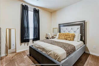 10750 Nyla Spring St in Houston, TX - Building Photo - Building Photo