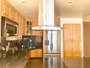 201 Harrison St, Unit 510 in San Francisco, CA - Foto de edificio - Building Photo