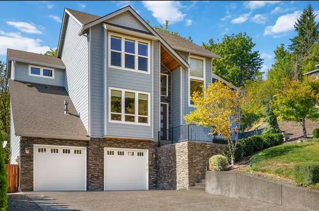 property at 1571 N 4th Ct