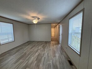 23 Bradley Ln in West Branch, IA - Building Photo - Building Photo