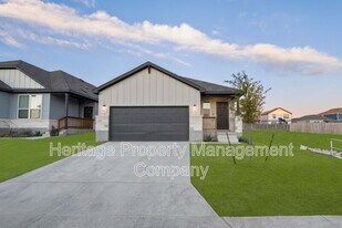 817 Heartseed Ave in New Braunfels, TX - Building Photo