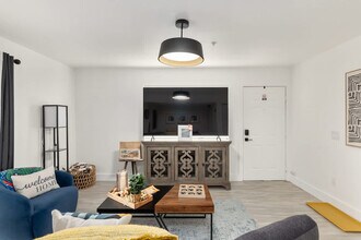 2360 SW Archer Rd in Gainesville, FL - Foto de edificio - Building Photo