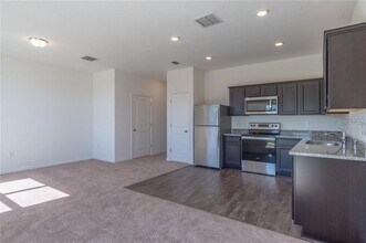 342 Madison Dr in Davenport, FL - Building Photo - Building Photo