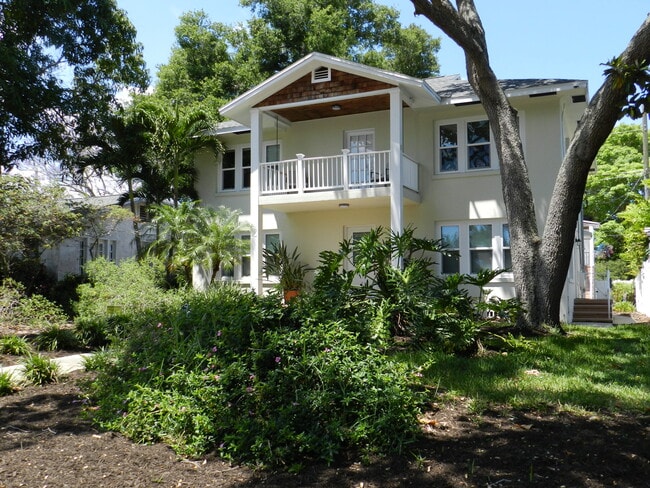 221 15th Ave N, Unit 221