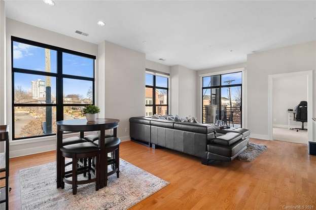 912 E 8th St, Unit 912 in Charlotte, NC - Foto de edificio - Building Photo