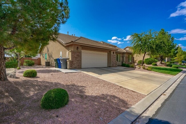 1630 E 2450 S St in Saint George, UT - Building Photo - Building Photo