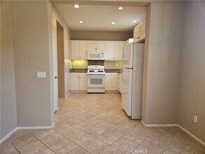 7 Sonata St in Irvine, CA - Foto de edificio - Building Photo