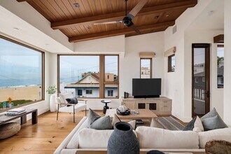108 35th St in Hermosa Beach, CA - Foto de edificio - Building Photo