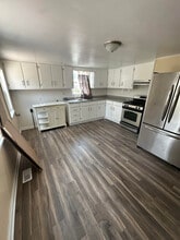 409 Barron St, Unit 1 in Bensenville, IL - Foto de edificio - Building Photo