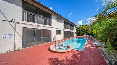 1126 SE 8th St in Cape Coral, FL - Building Photo - Building Photo