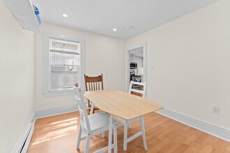 14 Glendale St, Unit 14 Glendale St in Maynard, MA - Foto de edificio - Building Photo