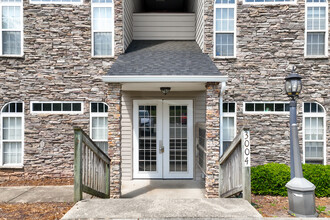 Greystone Pointe in Greensboro, NC - Building Photo - Building Photo