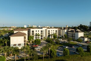 Royal Palm Place in West Palm Beach, FL - Building Photo