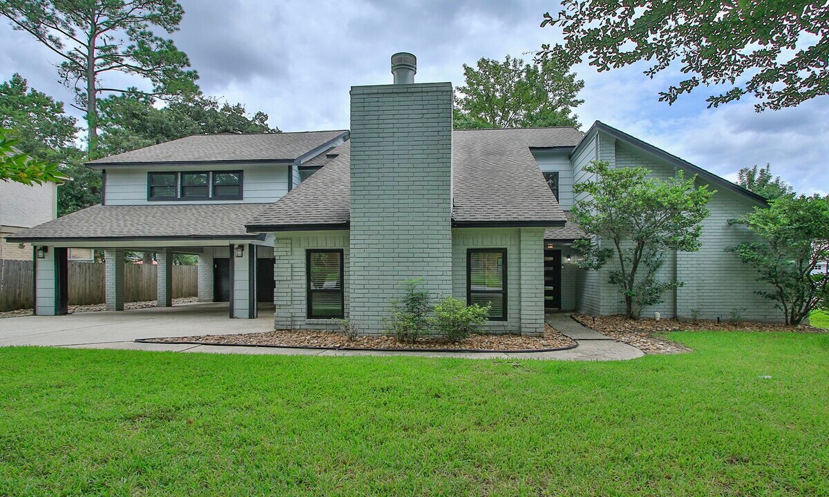 22 Tangle Brush Dr in Spring, TX - Building Photo