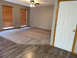 6705 Milan Dr in Lincoln, NE - Foto de edificio - Building Photo