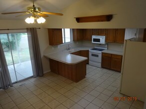 5365 S 3750 W in Roy, UT - Foto de edificio - Building Photo