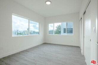 4806 Elmwood Ave in Los Angeles, CA - Building Photo - Building Photo