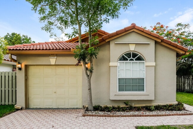 property at 428 Lakeside Cir
