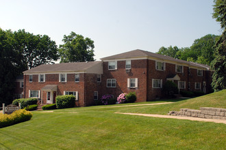 Llewelyn Terrace Apartments in West Orange, NJ - Building Photo - Building Photo