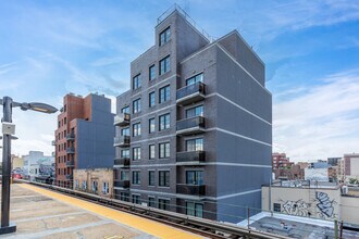 25-34 31st St in Astoria, NY - Building Photo - Primary Photo