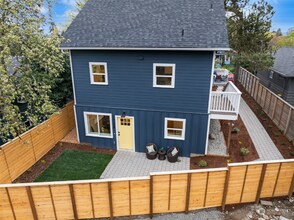 3425 21st Ave S in Seattle, WA - Foto de edificio - Building Photo