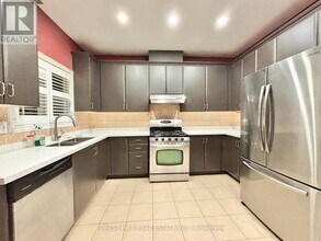 38 Crystalview Crescent in Brampton, ON - Building Photo - Building Photo