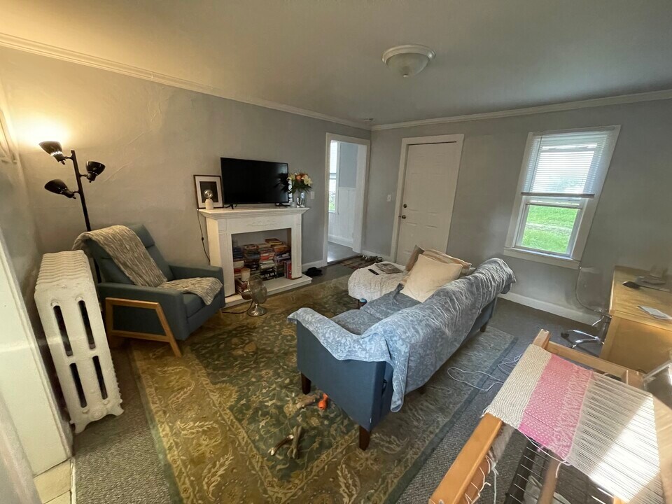 1928 Feronia Ave, Unit Unit 3 in St. Paul, MN - Building Photo