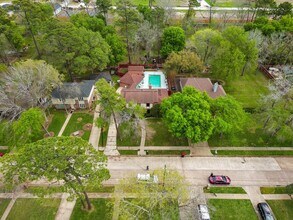 3800 Trailwood Dr in Baytown, TX - Building Photo - Building Photo