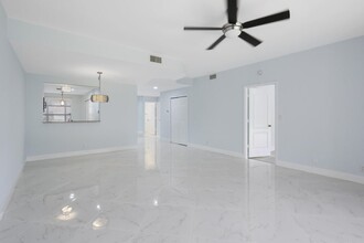 8646 Vía Reale in Boca Raton, FL - Building Photo - Building Photo