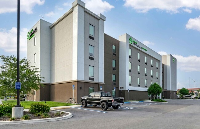Furnished Studio-Port Charlotte - 1-75 in Port Charlotte, FL - Foto de edificio - Building Photo