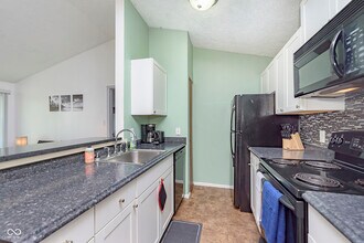 4351 Village Pkwy Cir W in Indianapolis, IN - Building Photo - Building Photo